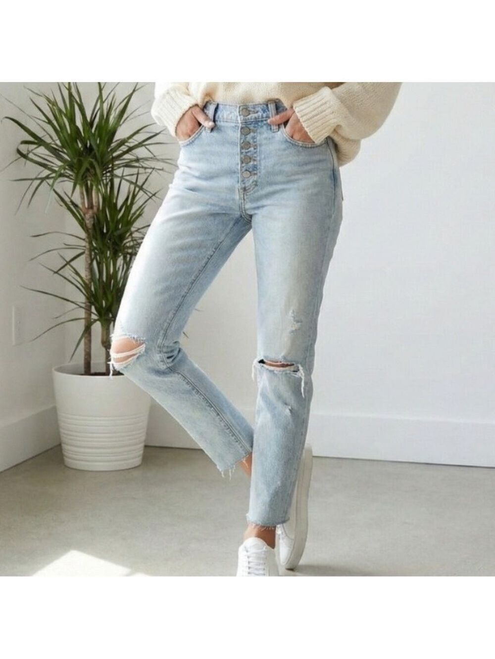 Aritzia Denim Forum The yoko high rise slim ripped jeans SZ 28 - Picture 2 of 13